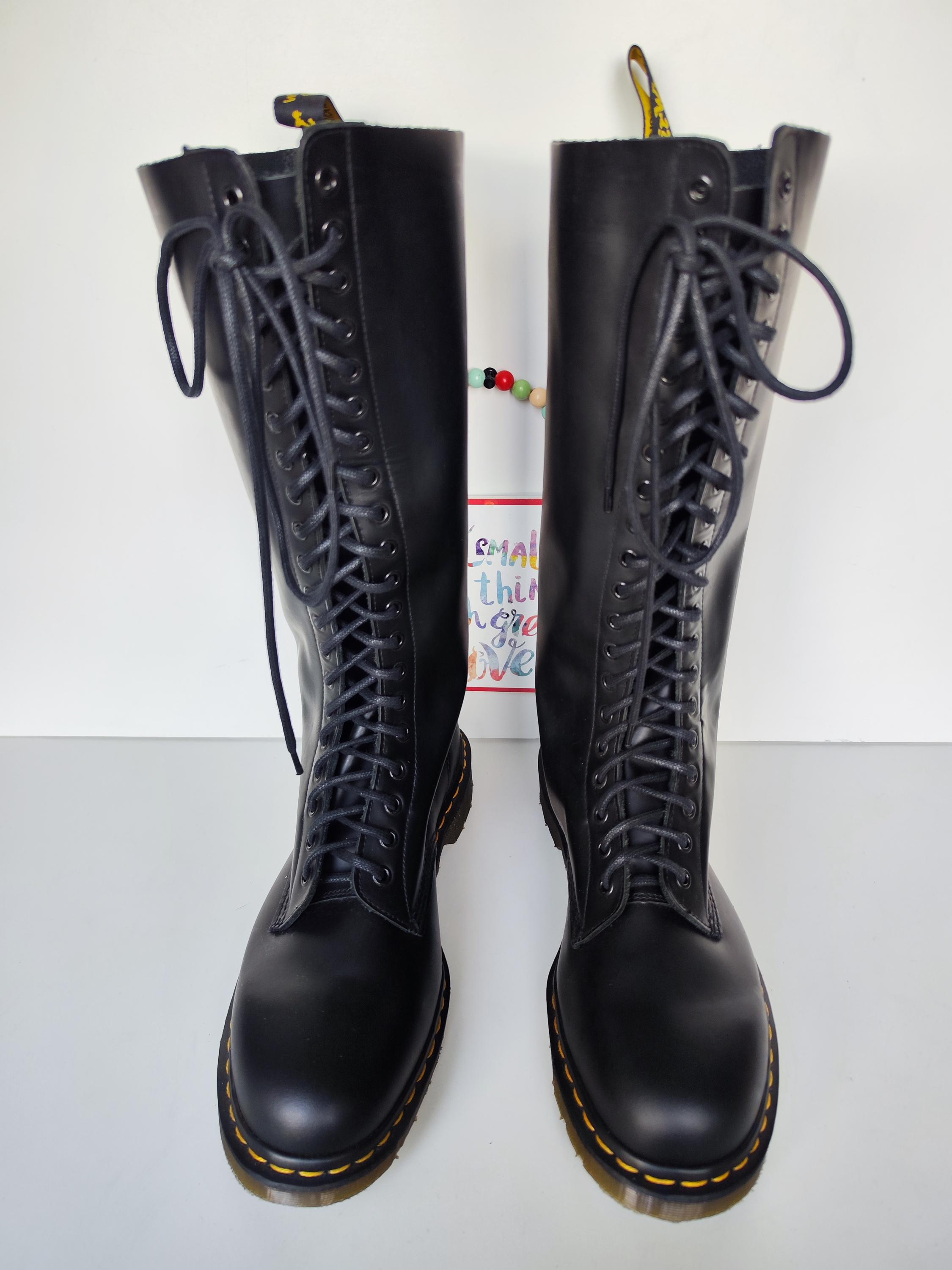 Doc martens 1420 hot sale