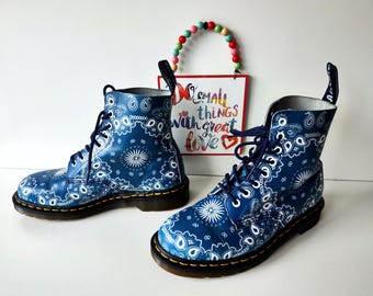 Dr Martens 1460 Bandana-bandana met veterogen en paisley-witte blauwe  laarzen EU40