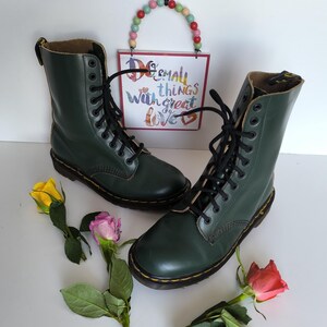 Dr Martens 1490 10 Eye Green Ankle MIE England Vintage Leather