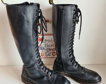 Dr Martens 20 Hole 1b60 Soft Leather Tall Knee High Black Zip