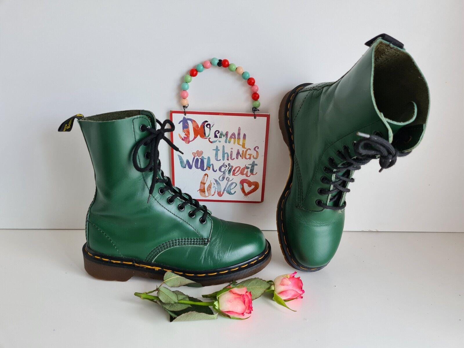 Dr Doc Martens 1490 grüne 10 Loch Ankle England Vintage MIE