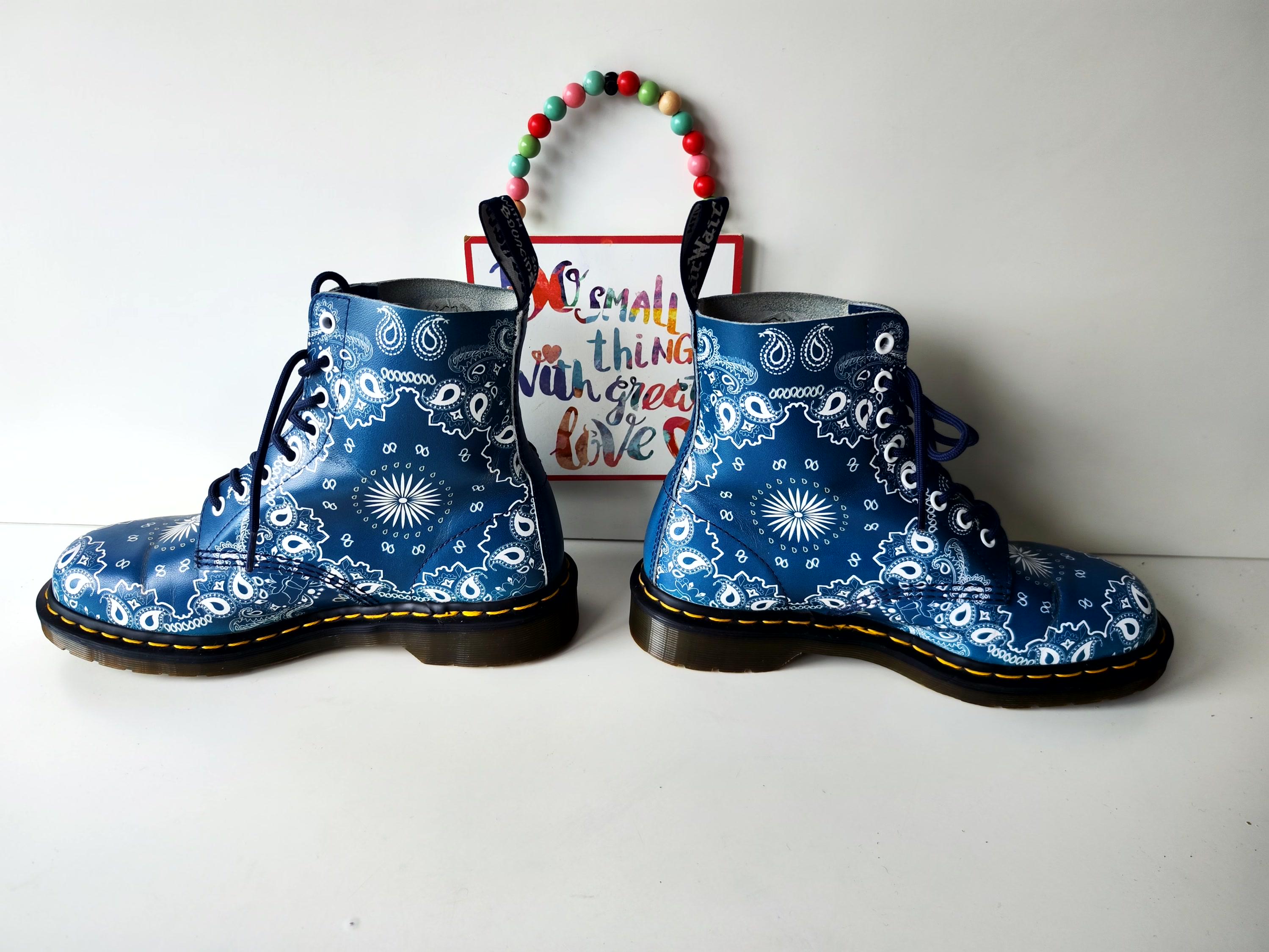 Dr Martens 1460 8 Eye Hole Bandana Paisley White Blue Boots  display picture 2