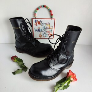 Dr Martens 1490 10 Eye Highlander England Vintage Stiefel