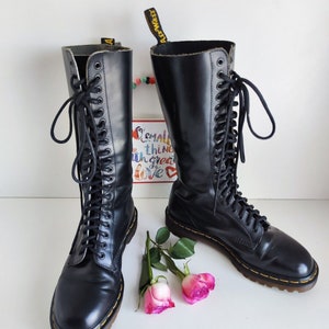 激レア Dr.Martens 20ホール ブーツ イングランド レースアップ Dr.Martens ドクターマーチン 20ホール ブーツ メンズ レディース ZIP