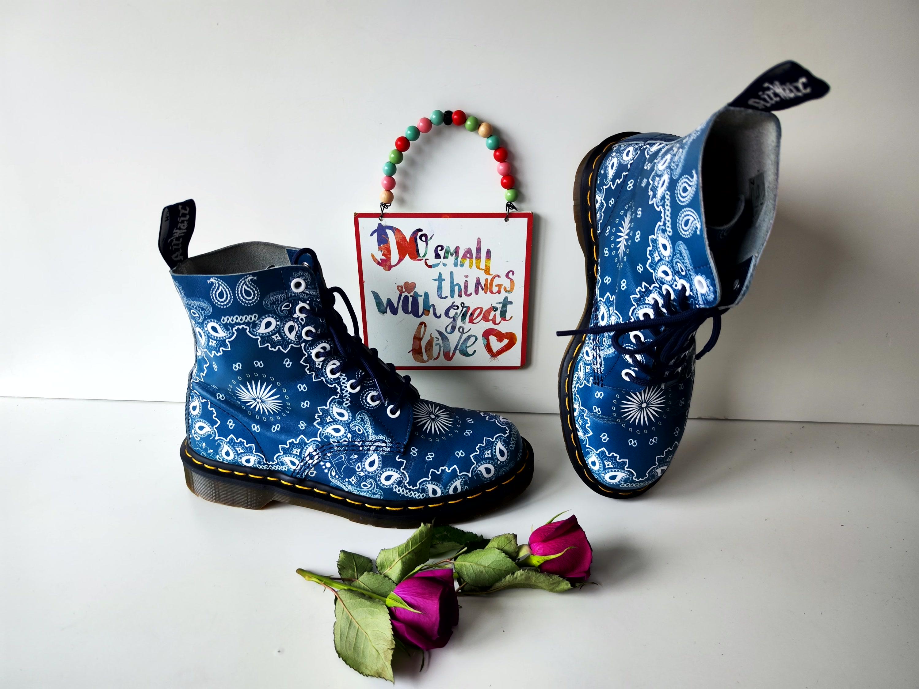 Dr martens pascal bandana deals