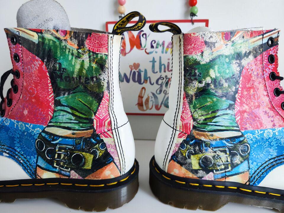 Dr Martens 1460 8 Eye Manga Boots Tattoo Comic White Vintage
