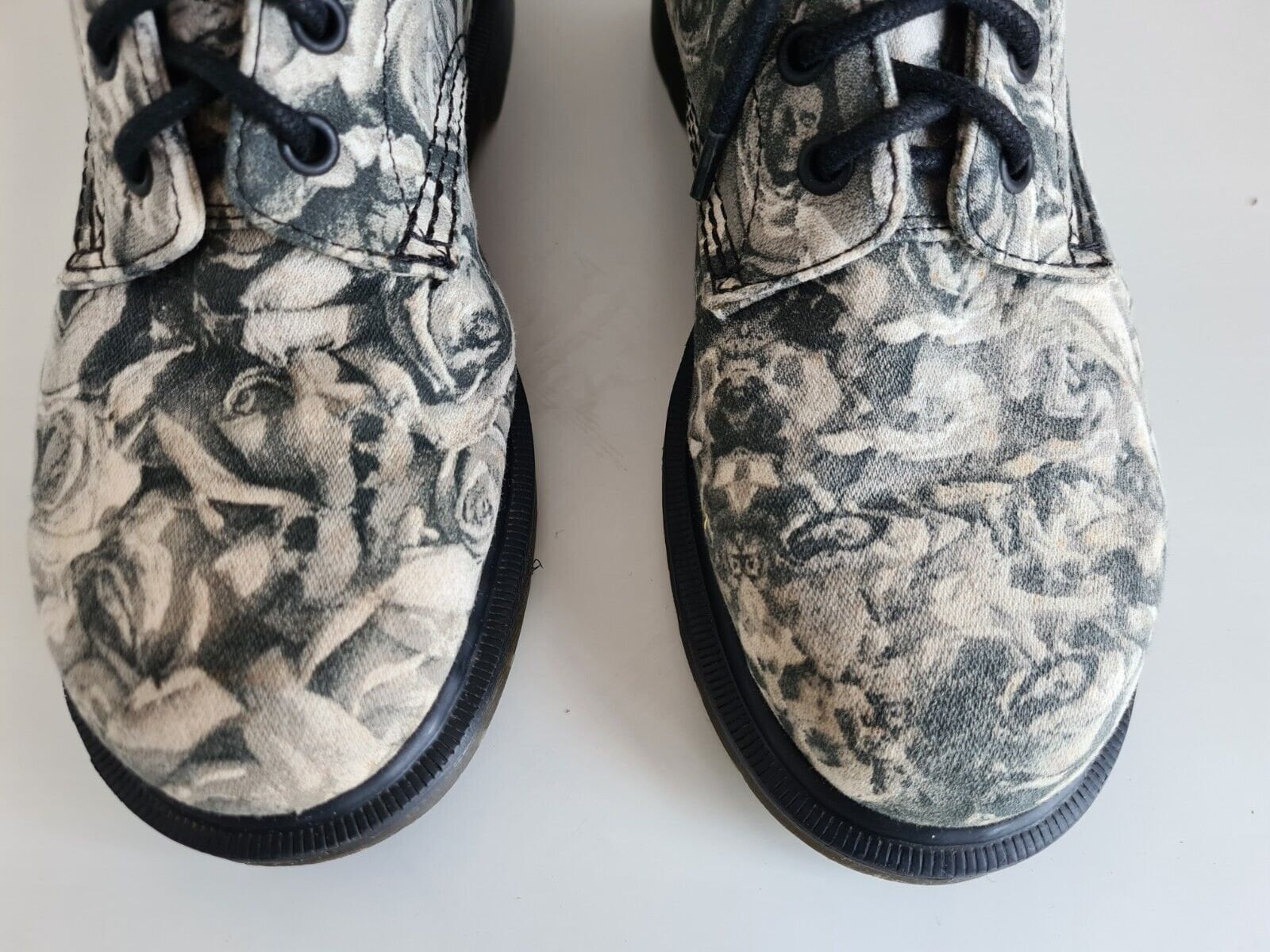 Dr Martens 1460 beckett canvas Black grey roses skull boots 8 hole UK5 EU38 US7