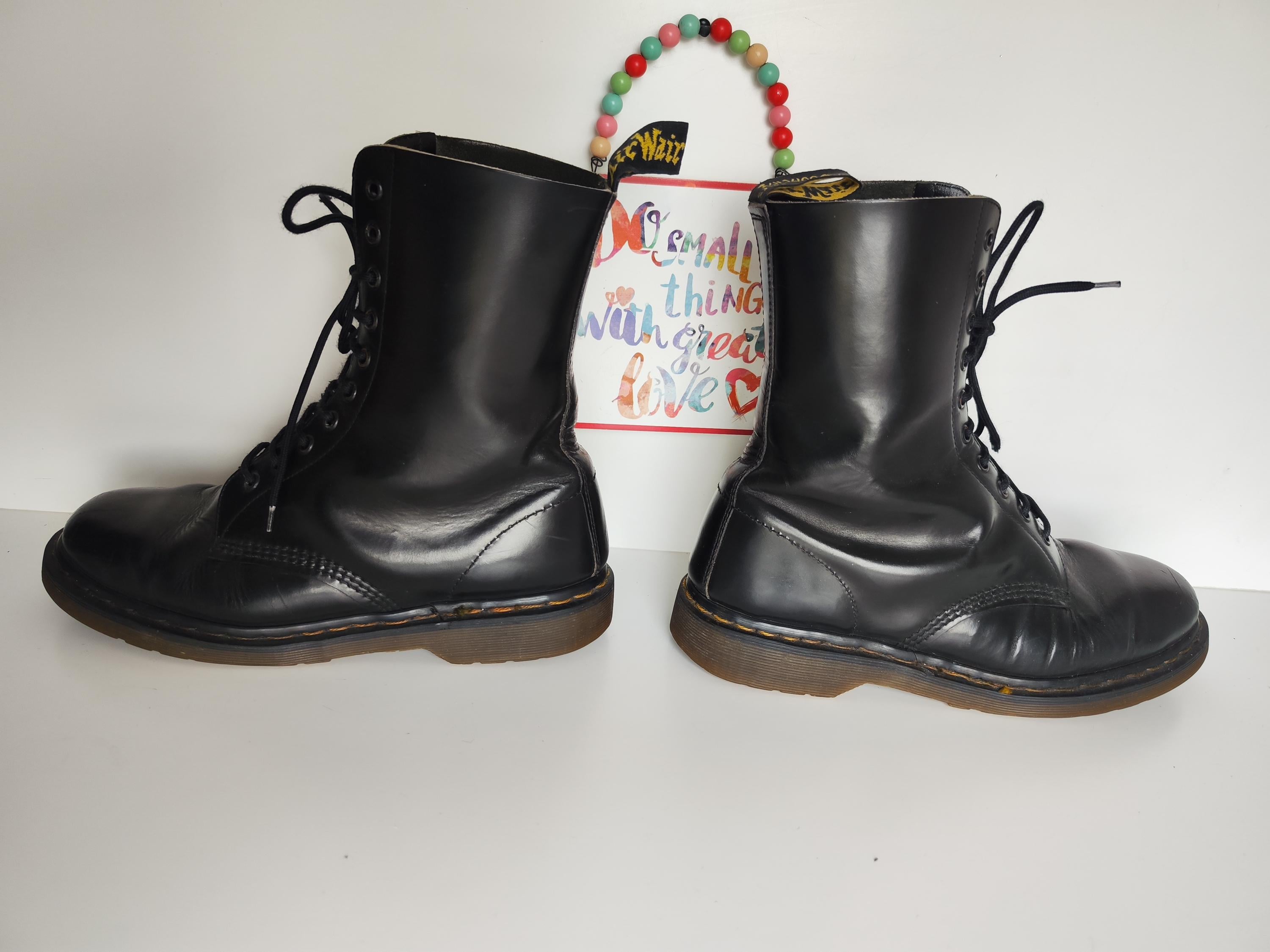 Dr Martens 1490 10 Eye England Vintage MIE Black Leather Ankle