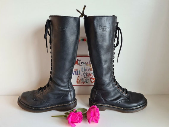 Dr Martens 20 Hole 1b60 Soft Leather Tall Knee High Black Zip