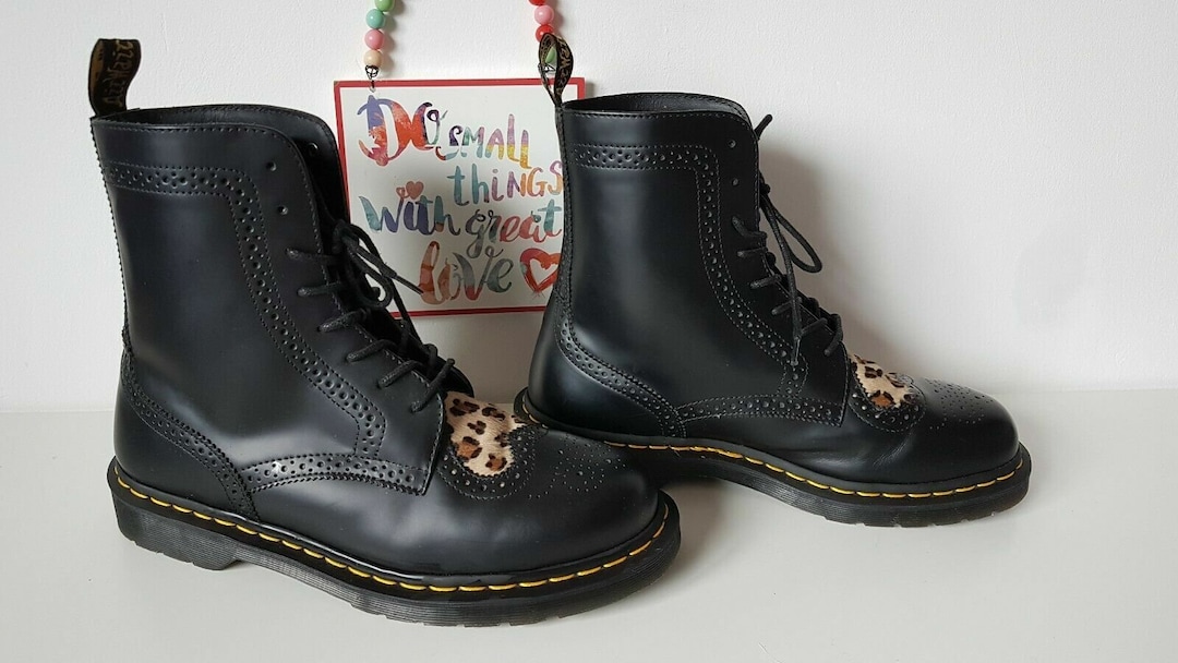 Doc martens bentley ii heart best sale