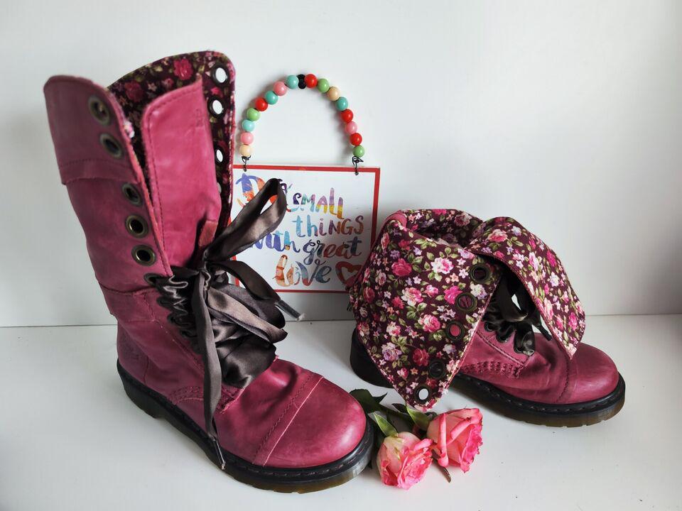 Women's Dr Martens Triumph Aimilita Cherry Red Floral 1914