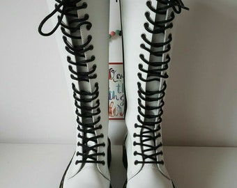Dr Martens BRITAIN Tall 20 Hole Platform Quad Sole High Dr Martens BRITAIN Tall 20 Hole Platform Quad Sole High