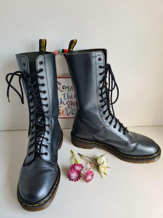 Chrome doc martens deals