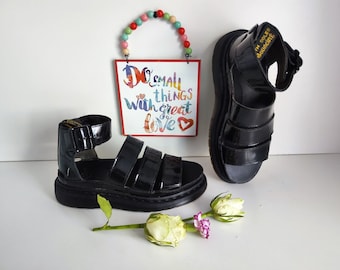 Dr marten look alike sandals online