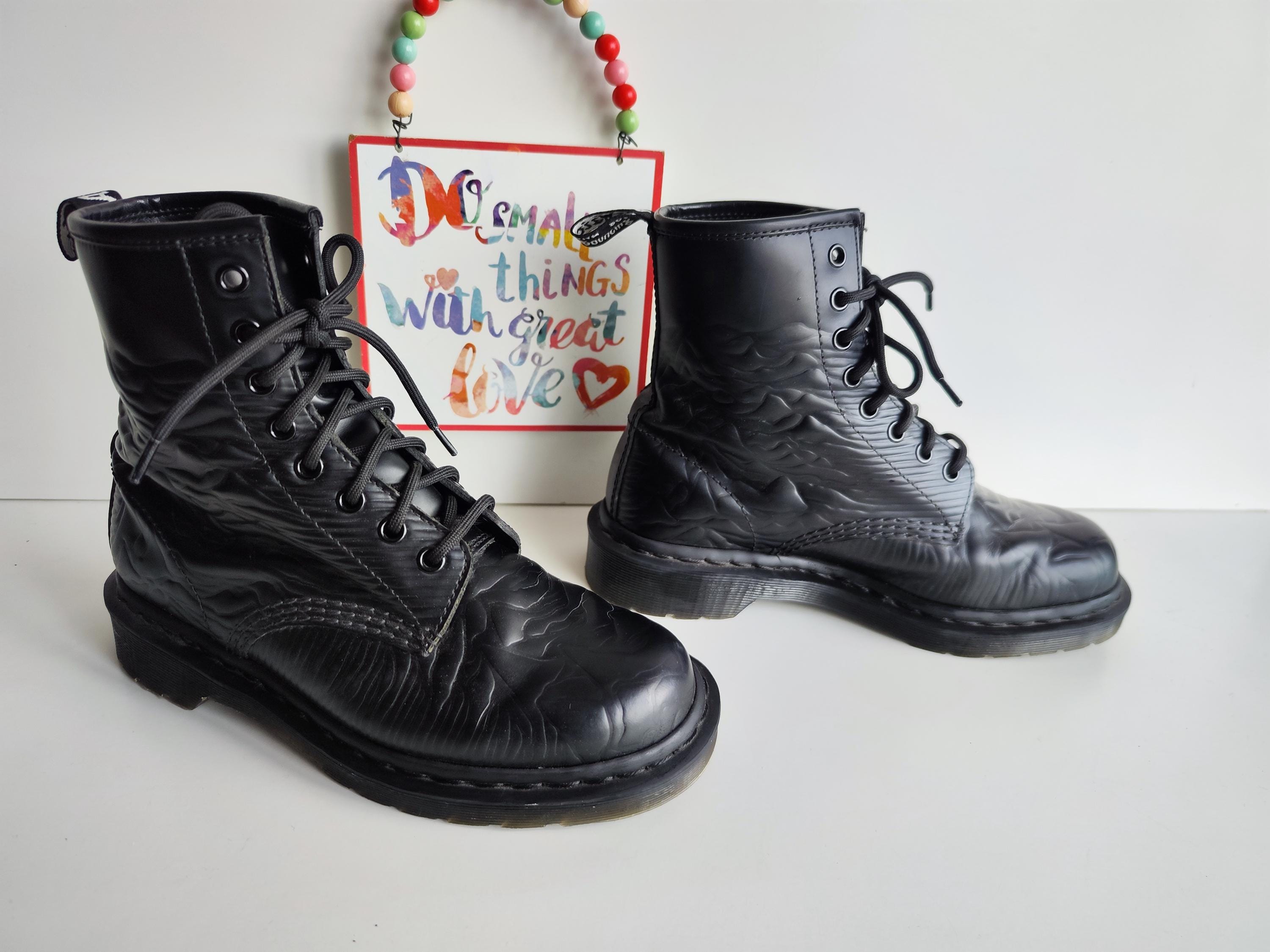 【稀少】Dr.Martens 1460 UNKNOWN JOY DIVISION Dr Martens X Joy Division Unknow Pleasures 1460 Mono Ankle Boots