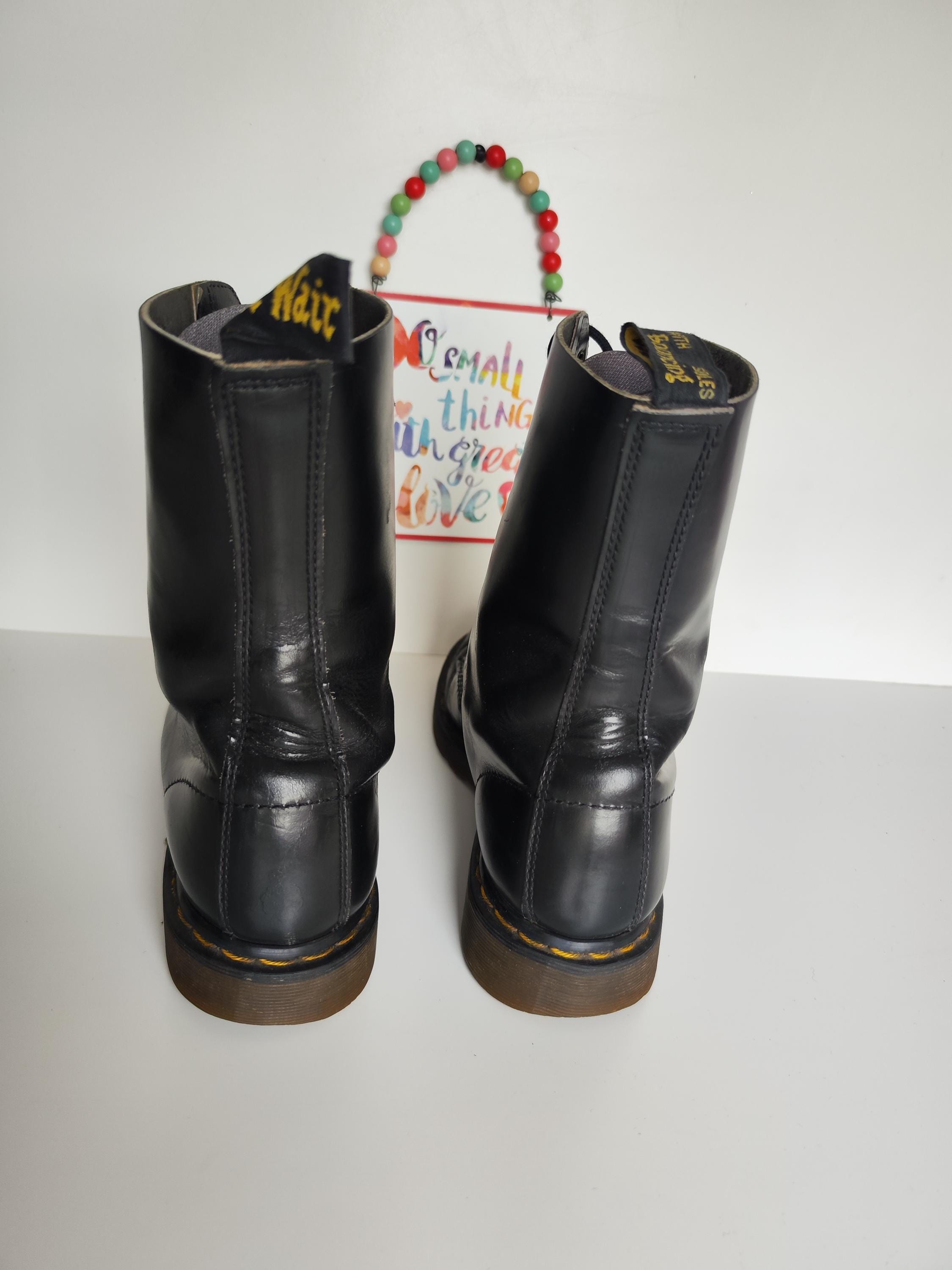 Dr Martens 1490 10 Eye England Vintage MIE Black Leather Ankle