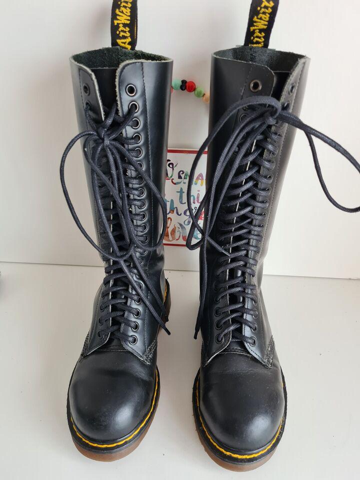 Dr Martens 20 Hole Knee High 1420 England Vintage Metal Toe
