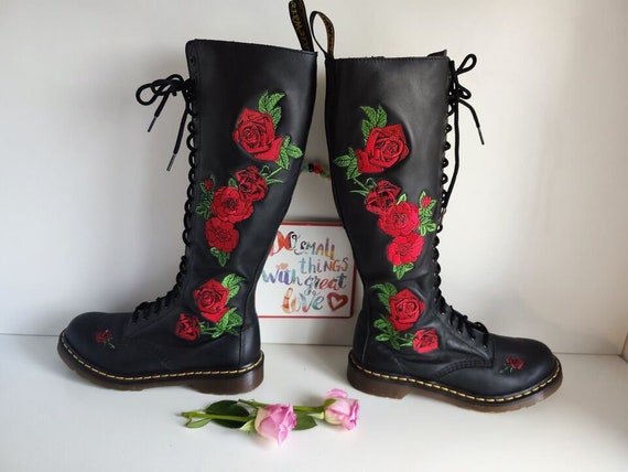 Dr Martens Rhonda 20 Hole 1b60 Zip Floral Boots Vonda Roses