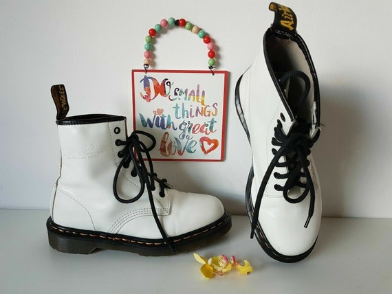Dr Martens 1460 UK 6 EU 39 US 8 Hole White England Vintage