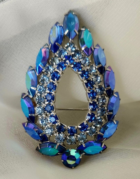 Vintage Blue Lagoon Sarah Coventry Brooch