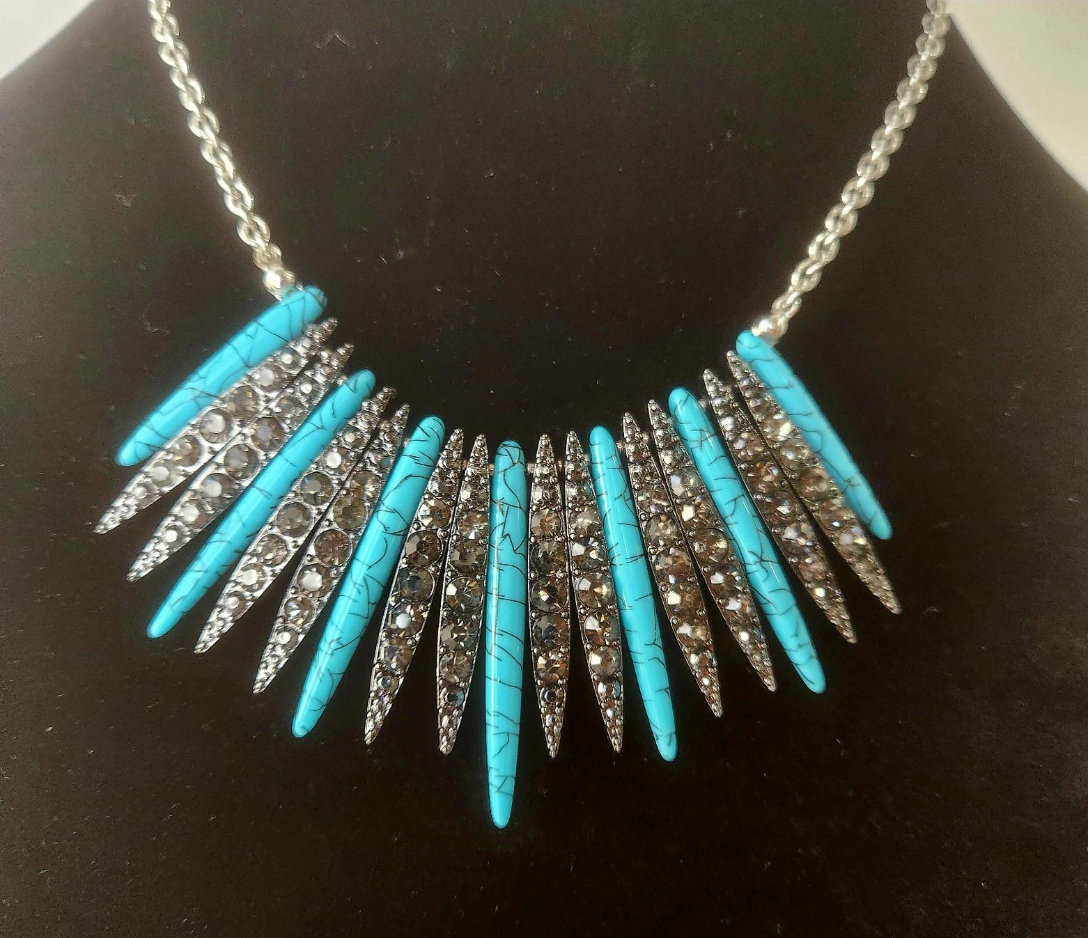 Collier Jessica Simpson - Pierre Argent/Rose/Jaune-Vert - Longueur 17 Pouces - Neuf Avec Étiquettes