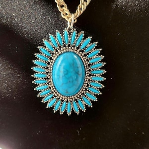 Vintage Celebrity Turquoise Pendant Necklace