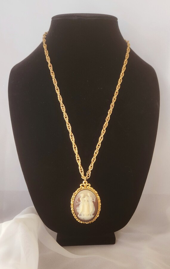 Vintage Cameo Perfume Necklace - image 3