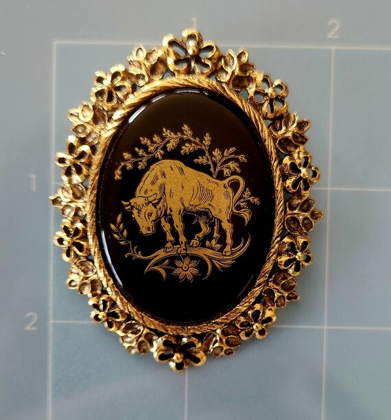 Vintage Gold and Black Taurus Bull Brooch - image 5