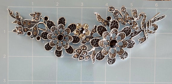 Vintage Hinged Floral Cluster Brooch - image 5