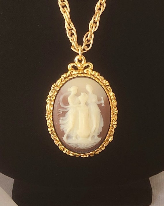Vintage Cameo Perfume Necklace - image 1