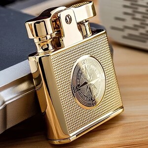 Kerosine lighter - Compass engraving - High quality metal