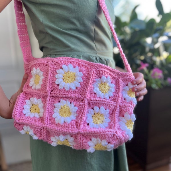 Pink Daisy Crossbody Crochet Purse