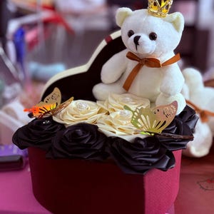 valentine heart shaped box Eternal Roses