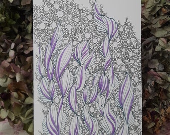 dibujo a bolígrafo en tinta negra, verde y rotulador morado, plantas marinas estilizadas