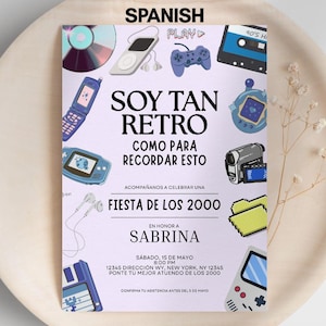 May include: A retro-themed invitation card with the text "SOY TAN RETRO COMO PARA RECORDAR ESTO" and various 2000s era graphics, including a CD, MP3 player, and a game console. The invitation is on a light purple background.
