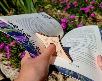 Personalized Page Holder & Custom Wooden Bookmark Set - Floral, Fantasy, or Fourth Wing Inspired Design
