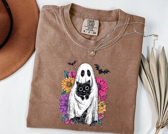 Comfort Colors® Ghost Cat Floral Halloween Shirt, Cute Black Cat Spooky Season Tee, Pastel Goth Halloween Shirt, Aesthetic Ghost Cat T-Shirt