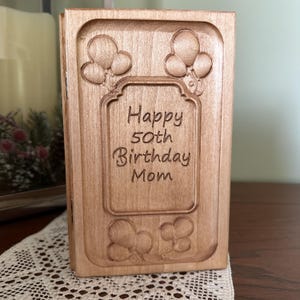 Carte d'anniversaire 3D en bois, « Ballons d'anniversaire ».  Cadeau personnalisé pour conjoint, partenaire, grand-parent, enfant.
