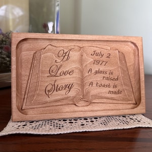 Carte d'anniversaire 3D en bois, « Une histoire d'amour ».  Cadeau personnalisé pour un conjoint ou un proche