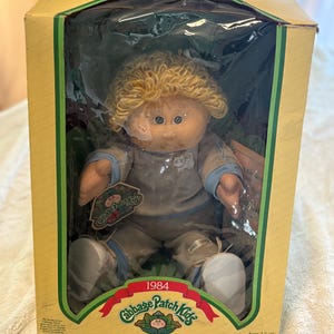 RARE Vintage 1984 Cabbage Patch Doll &quot;Cicily Lilith&quot; #3900 Coleco - UNOPENED BOX w/ Adoption Papers
