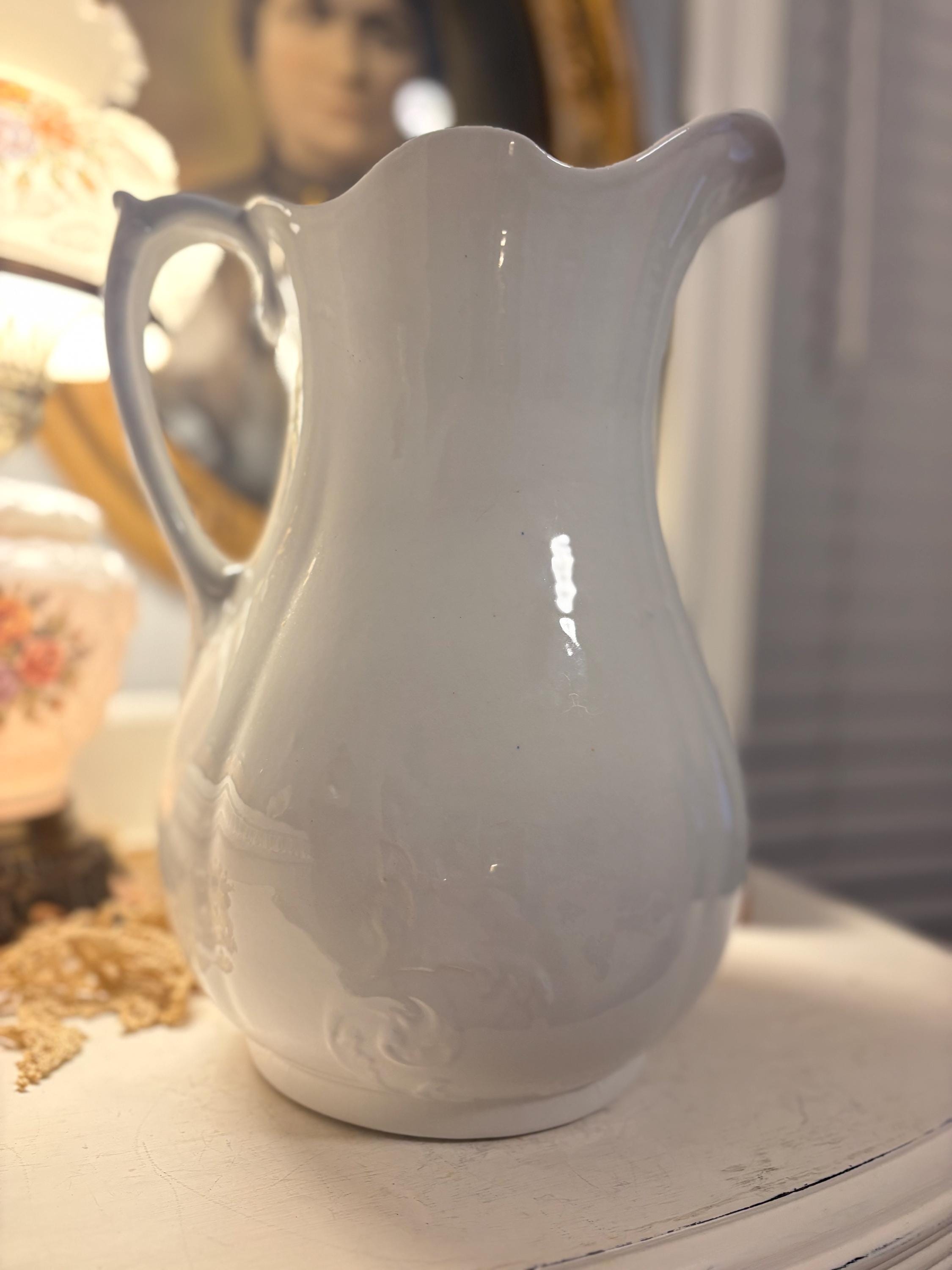 Pichet en grès verni motif floral - Hélène Core pour la maison pas