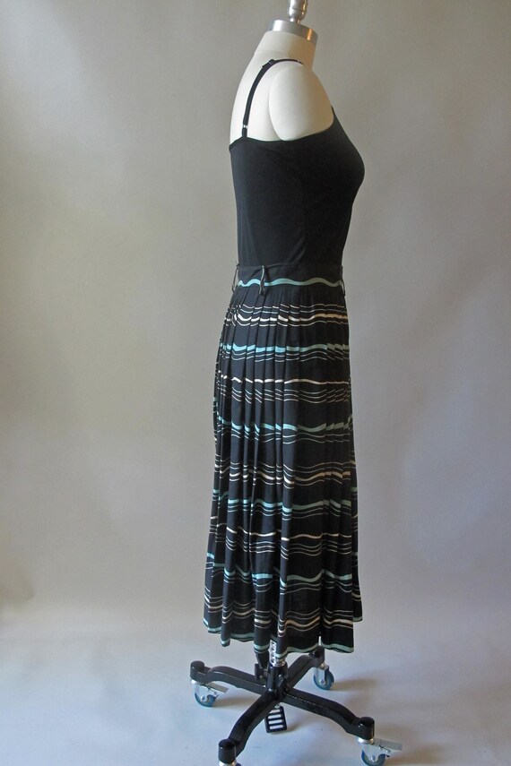 1950s Pleated Skirt Kinetic Novelty Print - image 3
