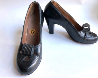 1940s  Gold Cross Black Leather Pumps with Coil Bow Detail