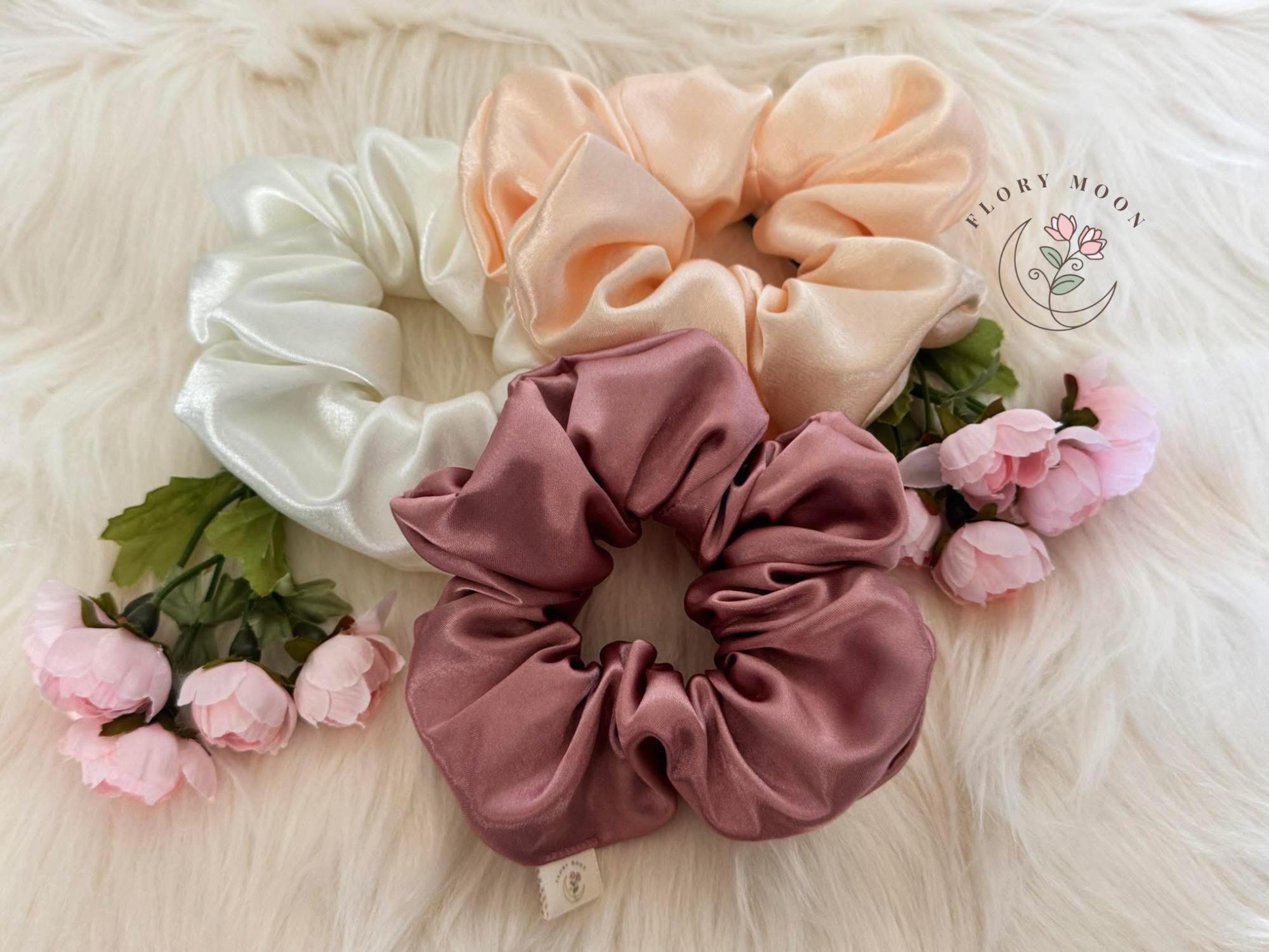 Satin Silk Scrunchies, Hair Scrunchie, Silk Scrunchie  display picture 1