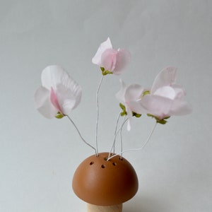Wafer paper sweet pea for cake decoration, wedding cake topper, cake topper flowers, cake decoration, wafer paper flower