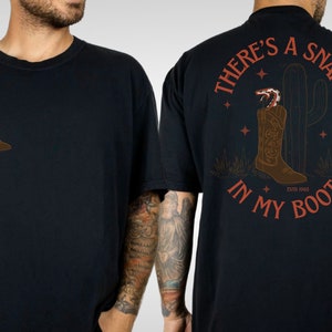 Es gibt eine Schlange in meinem Stiefel, Comfort Colors Garment Dyed T-Shirt, Subtile Disney Passende Familienshirts, Disneyland Tshirt, Disney Shirt