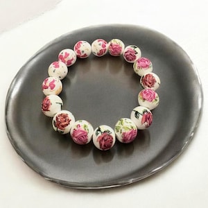 Pink chinoiserie bracelet, floral stretch bead bracelet, ceramic porcelain rose style beads, chunky bead bracelet, floral ceramic bracelet