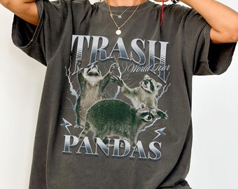 Camiseta gráfica de mapache Trash Panda: estilo pirata vintage
