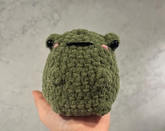 Handmade gehäkelte fertige Produkt | CHUNKY Frosch | Beute tragender Frosch |Amigurumi Frosch| Tier gehäkelt |