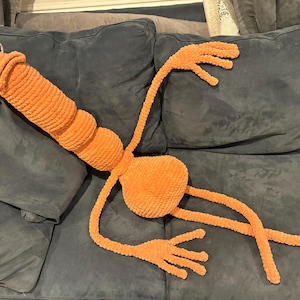 BLICK AUF DESC. | Große gehäkelte Schnecke | Amigurumi Marko | Großer Plüsch marcus meme | Handgefertigtes Geschenk | "Gehäkelte ""Tier"" | Großer Wurm